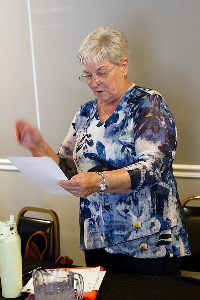 Lion Meminda reading the salte of the clubs officers for 26-27 year. 